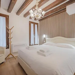https://rialto-suite-707.hotelinveneto.com